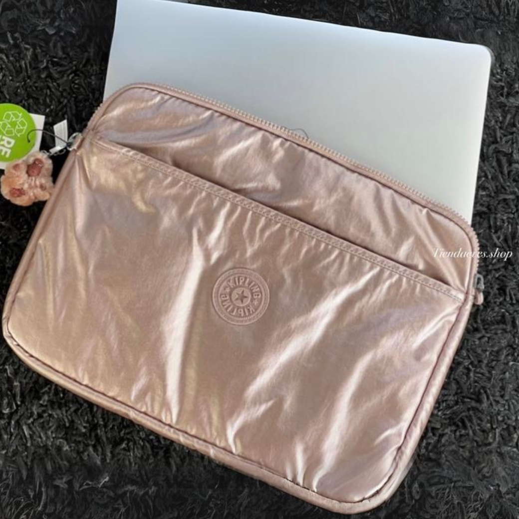 FUNDA NOTEBOOK KIPLING MODELO SLEEVE QUARTZ METALLIC