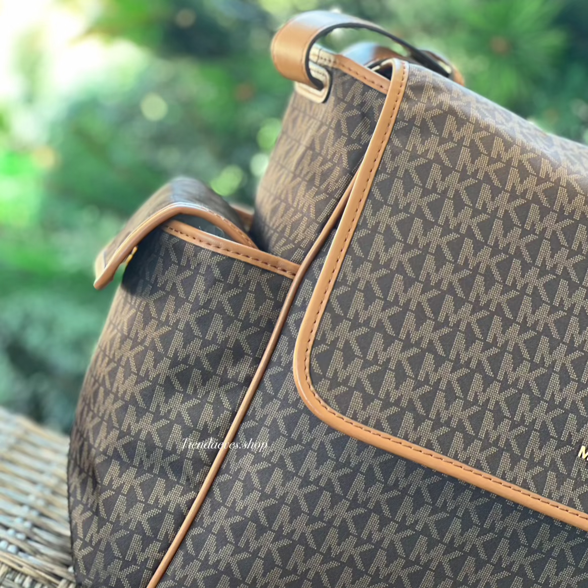 PAÑALERA MICHAEL KORS TRAVEL LARGE LOGO