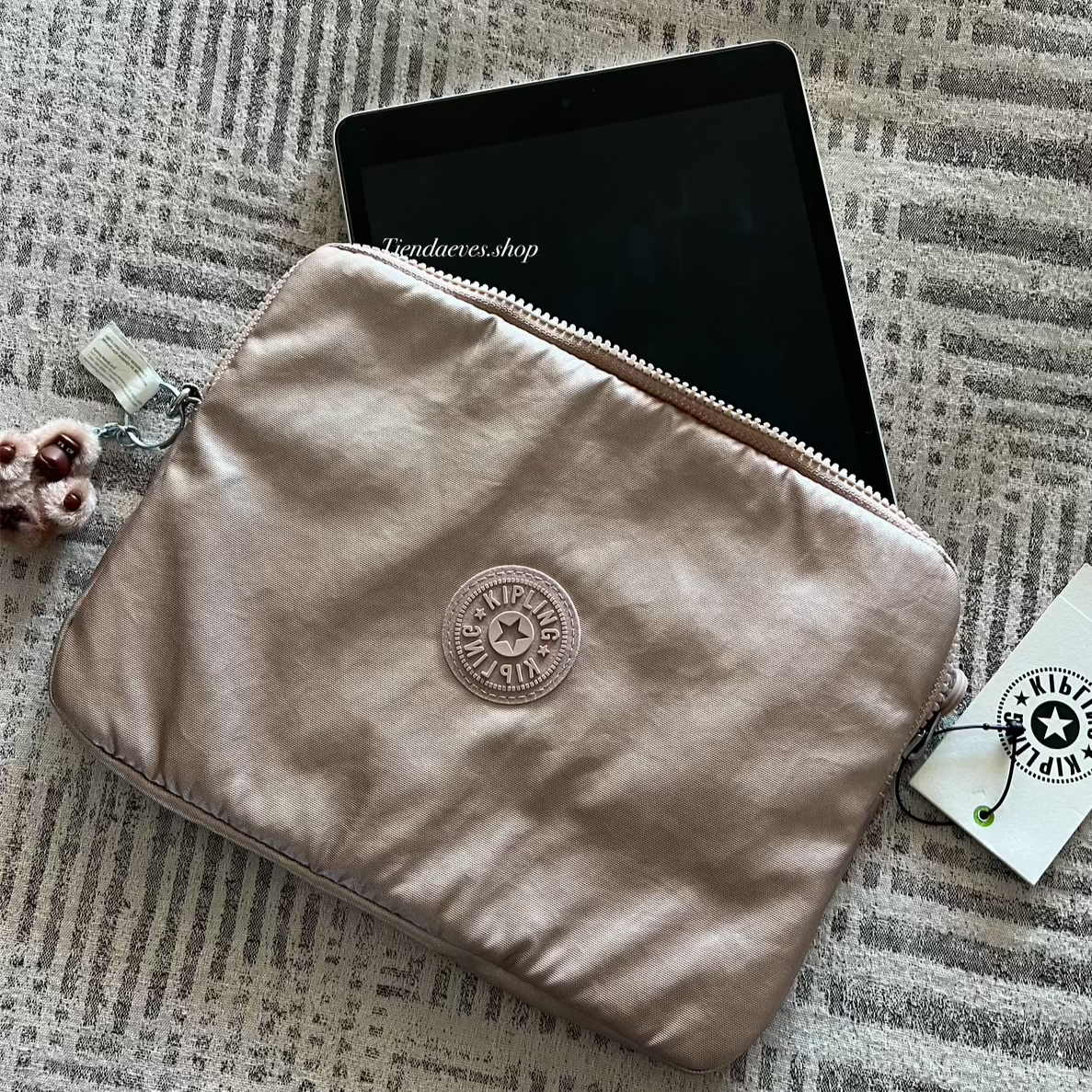 FUNDA IPAD MODELO LUX