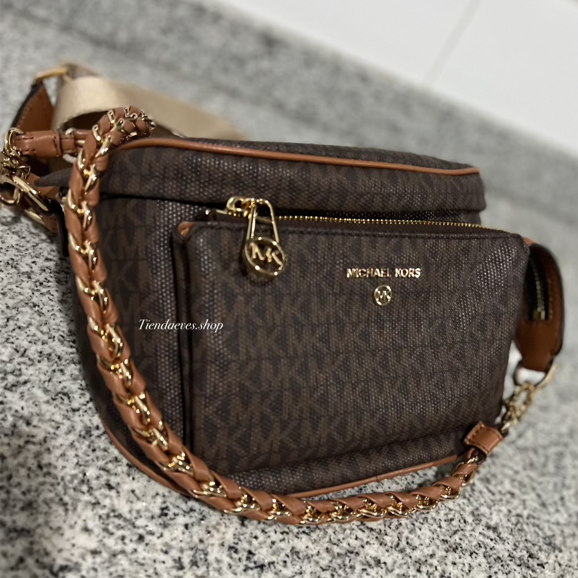 RIÑONERA MICHAEL KORS SLATER MEDIUM LOGO CAFÉ