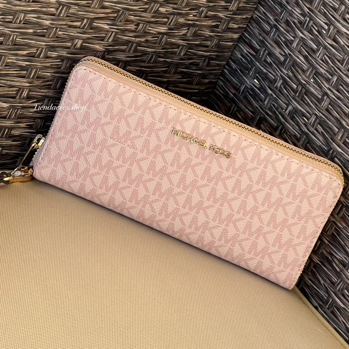 BILLETERA MICHAEL KORS JET SET TRAVEL POWDER BLUSH CONTINENTAL