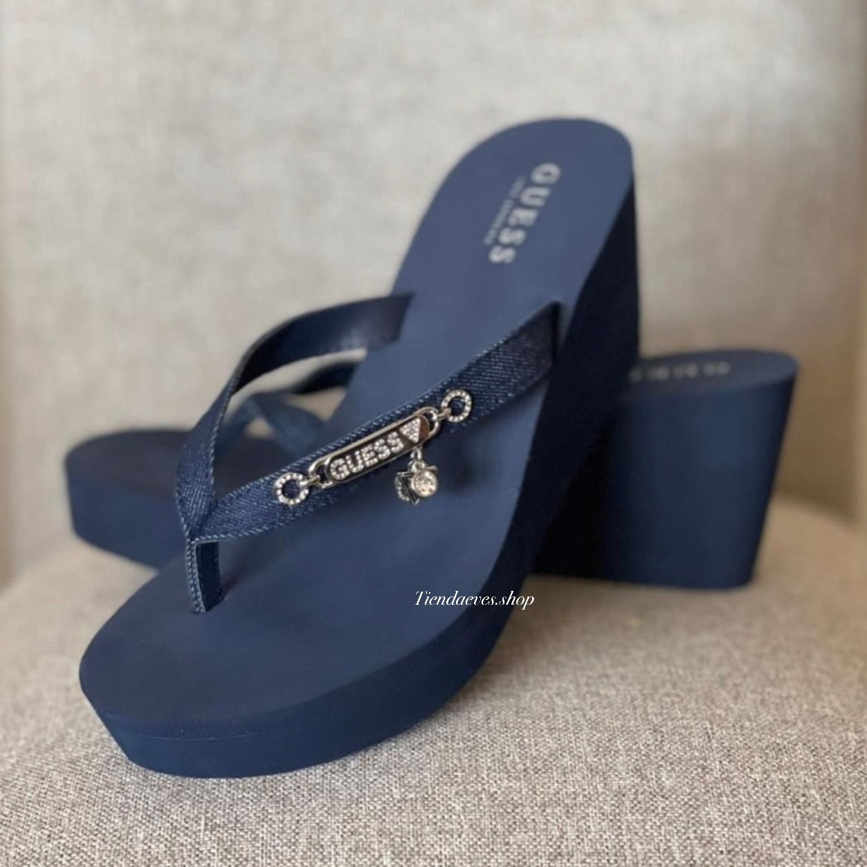 SANDALIAS GUESS